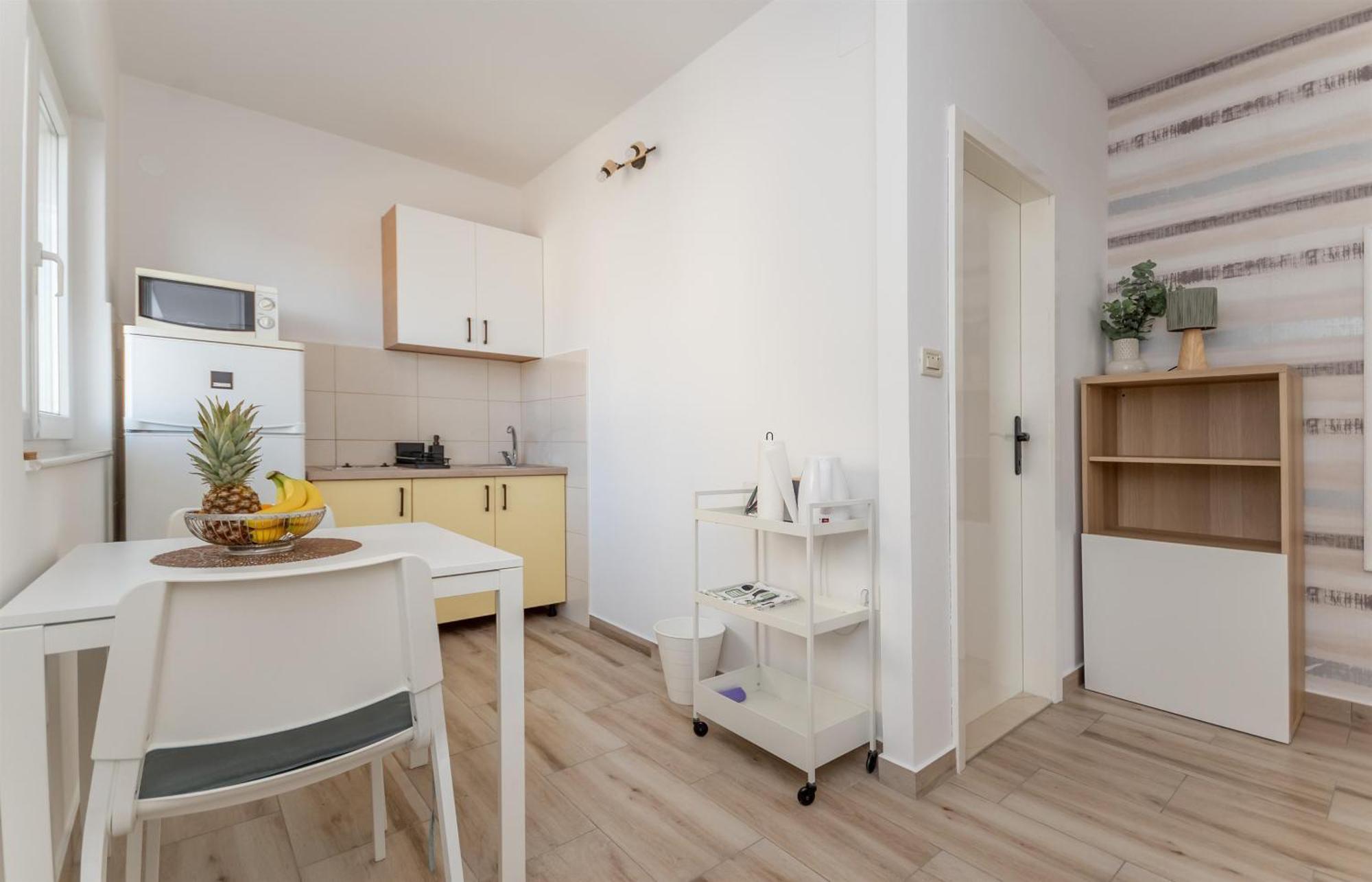 Apartments Ivan - With Parking Omiš Kültér fotó