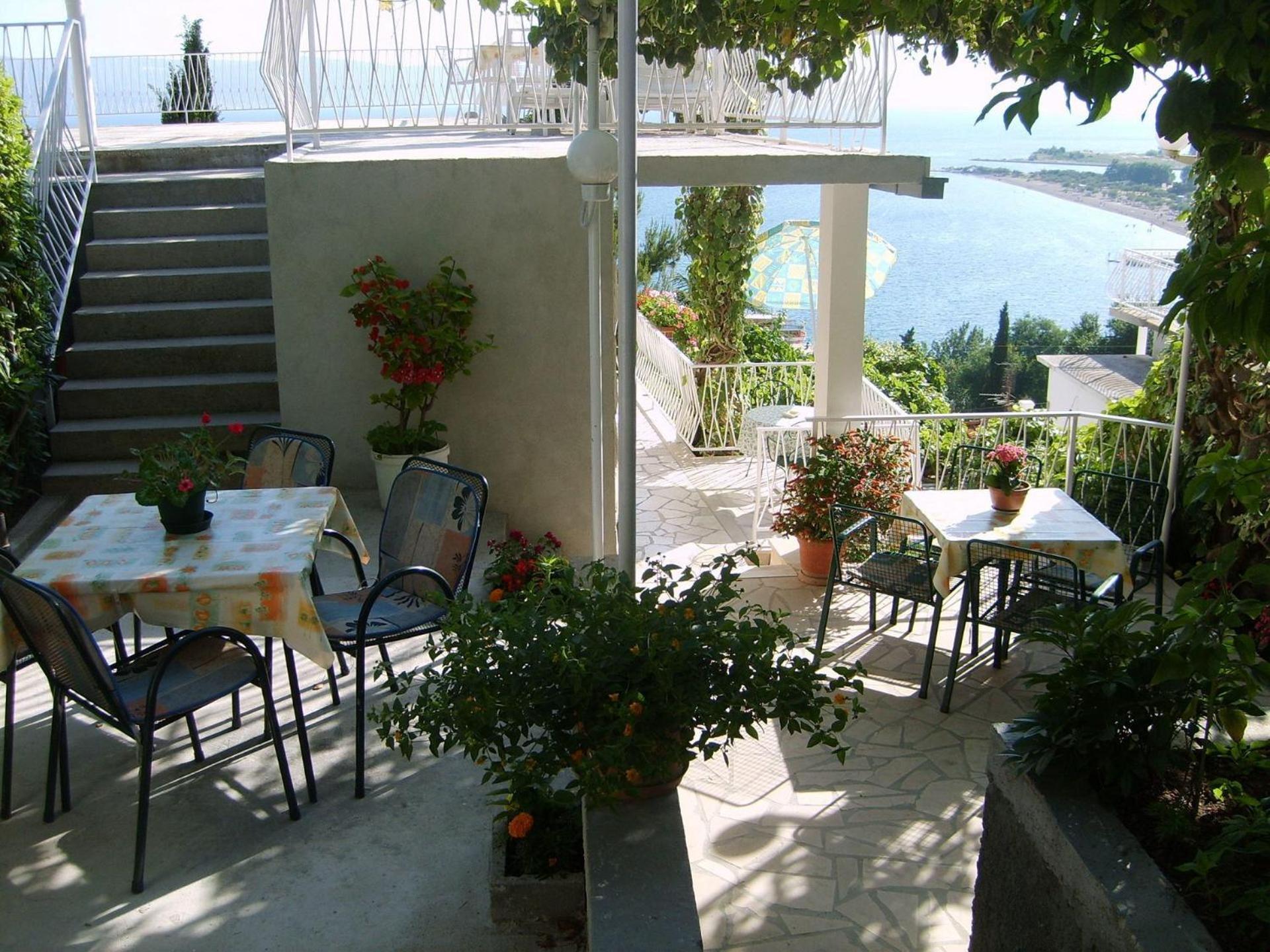 Apartments Ivan - With Parking Omiš Kültér fotó