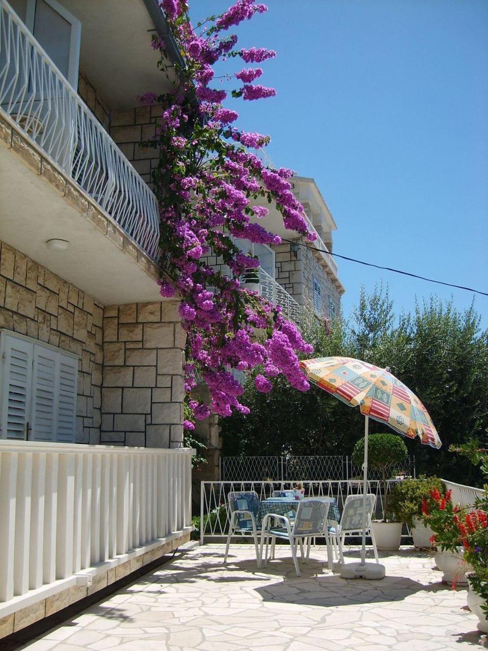 Apartments Ivan - With Parking Omiš Kültér fotó