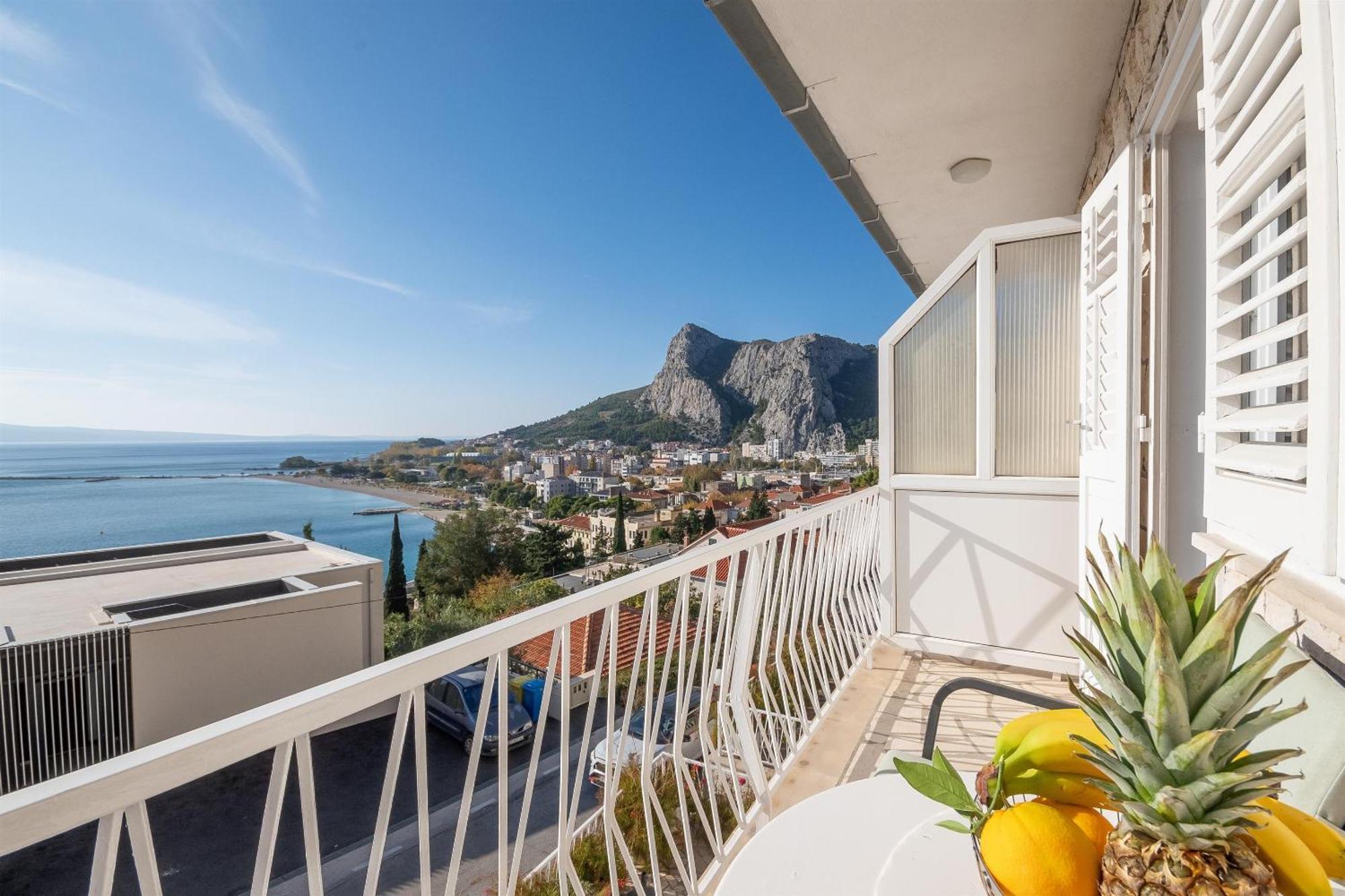 Apartments Ivan - With Parking Omiš Kültér fotó