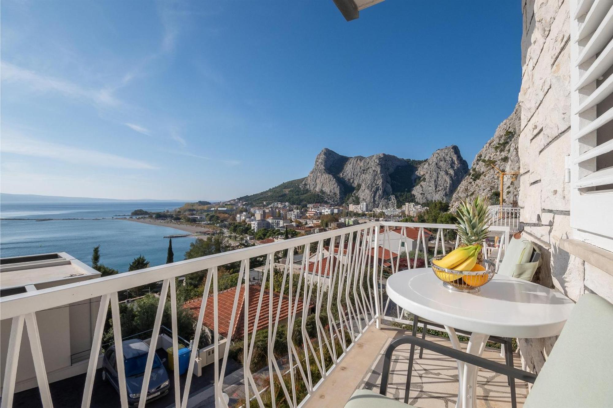 Apartments Ivan - With Parking Omiš Kültér fotó