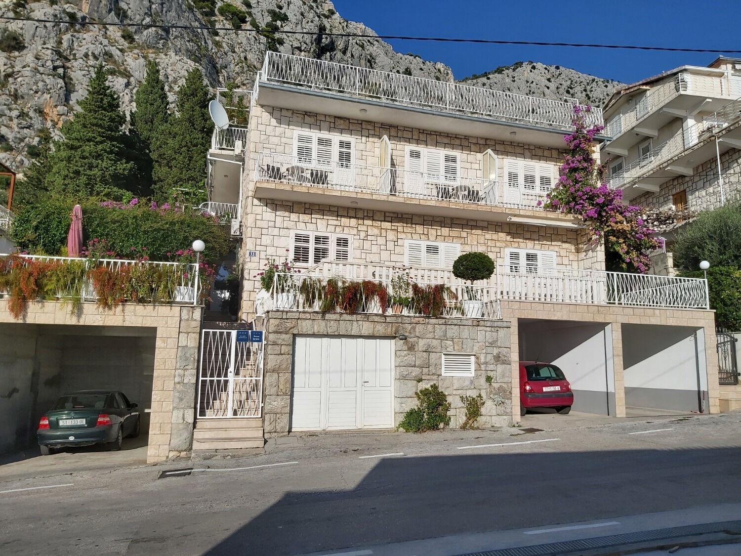 Apartments Ivan - With Parking Omiš Kültér fotó